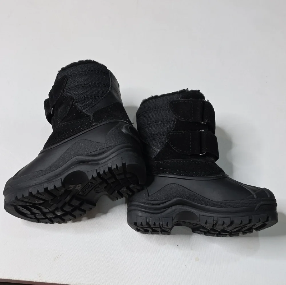 Khombu Black Insulated Snow Boots